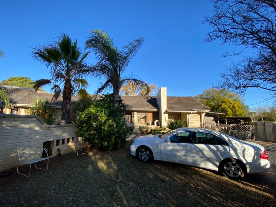 8 Bedroom Property for Sale in Baillie Park North West